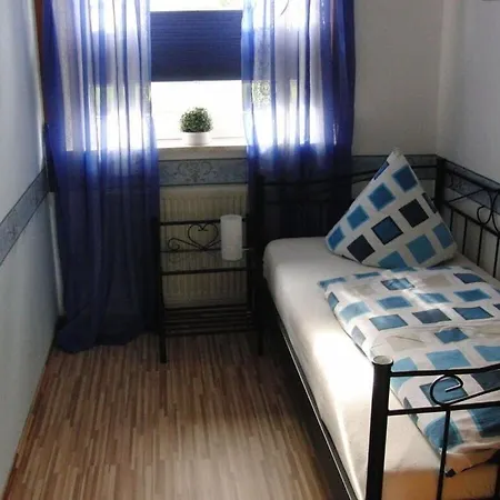 Karlo 4 Modern Retreat